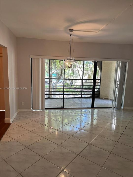 En Venta: $275,000 (2 camas, 2 baños, 1276 Pies cuadrados)