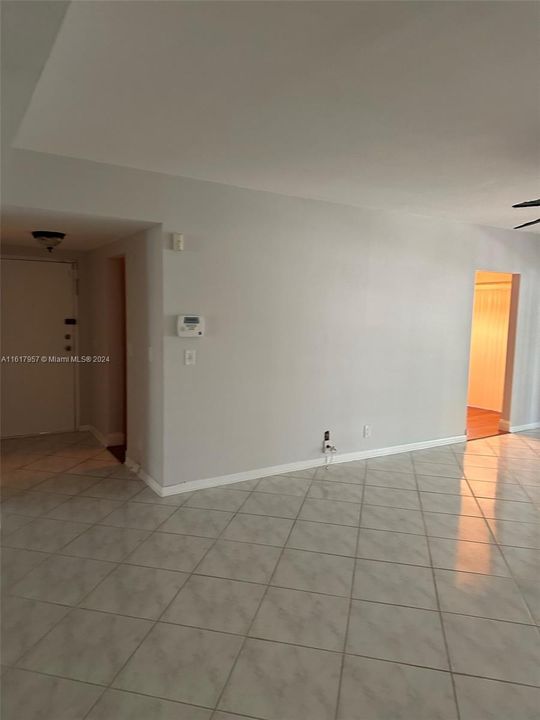 For Sale: $275,000 (2 beds, 2 baths, 1276 Square Feet)