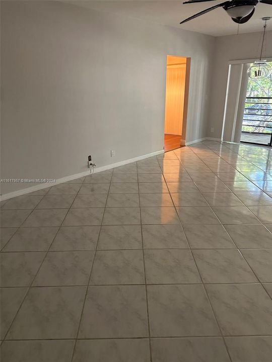 En Venta: $275,000 (2 camas, 2 baños, 1276 Pies cuadrados)