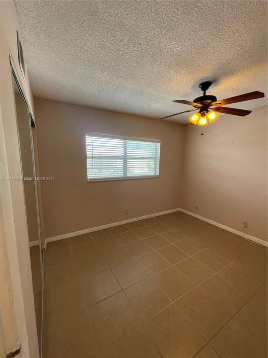 For Sale: $168,000 (2 beds, 2 baths, 990 Square Feet)