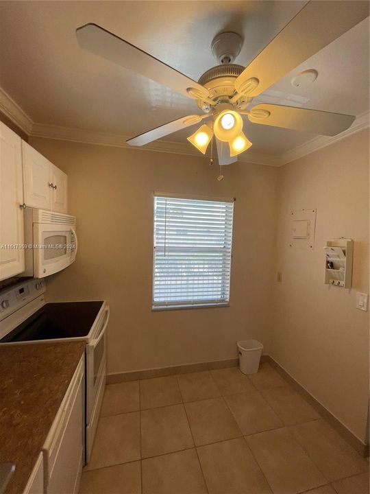 For Sale: $168,000 (2 beds, 2 baths, 990 Square Feet)