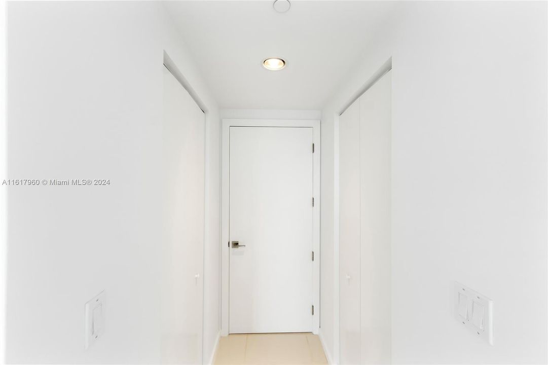 For Rent: $3,100 (2 beds, 2 baths, 961 Square Feet)