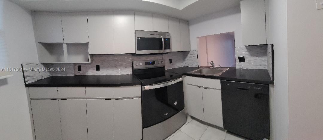 En Venta: $237,777 (2 camas, 2 baños, 975 Pies cuadrados)