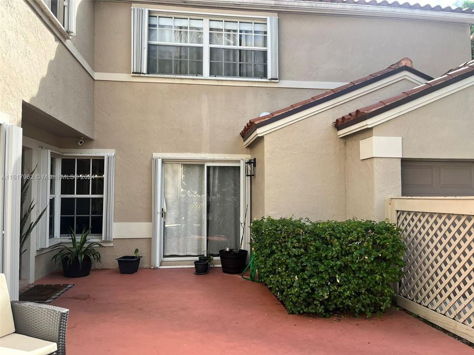 Recently Sold: $525,000 (3 beds, 2 baths, 1666 Square Feet)