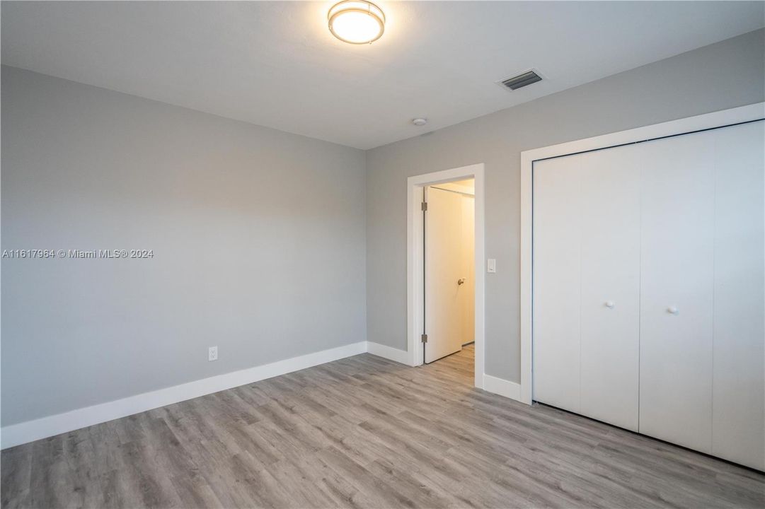 For Rent: $2,300 (2 beds, 1 baths, 750 Square Feet)