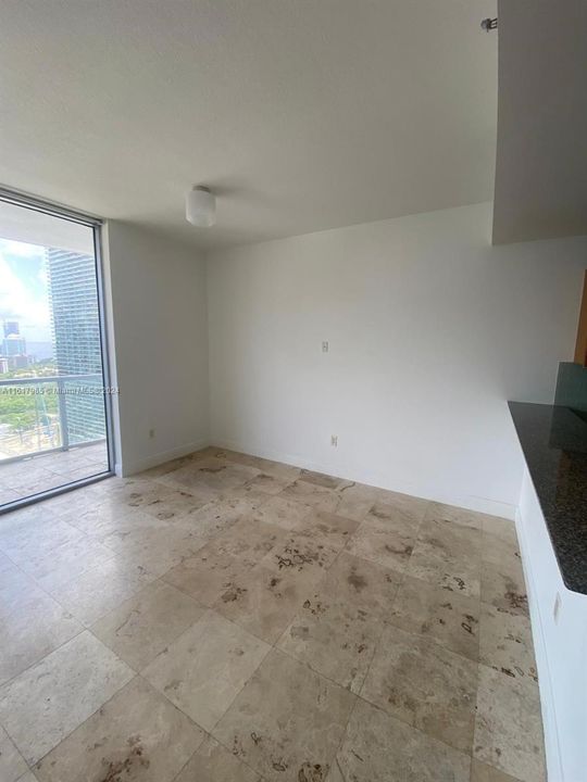 En Venta: $387,000 (0 camas, 1 baños, 551 Pies cuadrados)