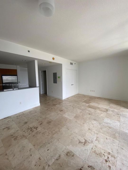 En Venta: $387,000 (0 camas, 1 baños, 551 Pies cuadrados)