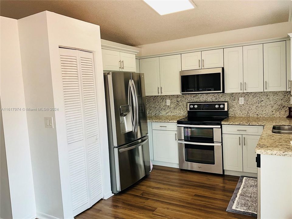 For Rent: $3,300 (4 beds, 2 baths, 1107 Square Feet)