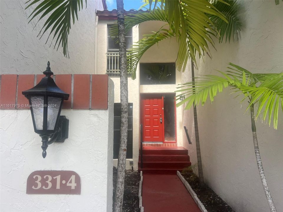 For Rent: $2,500 (2 beds, 2 baths, 1283 Square Feet)