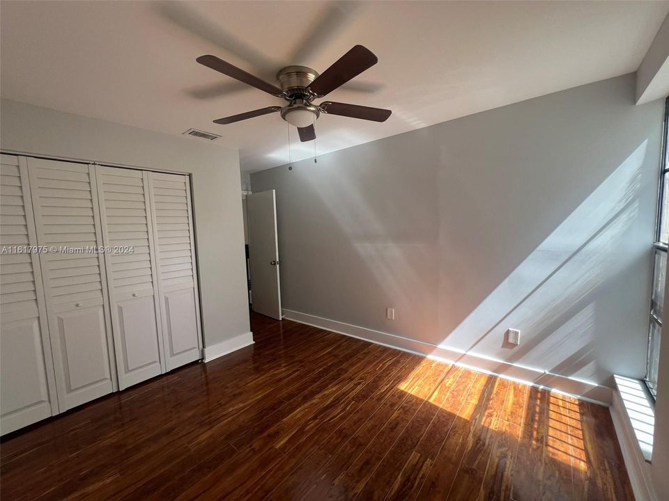 For Rent: $2,600 (2 beds, 2 baths, 1283 Square Feet)