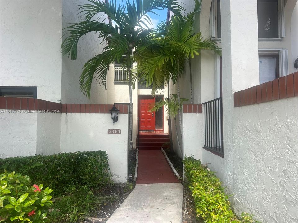 For Rent: $2,500 (2 beds, 2 baths, 1283 Square Feet)