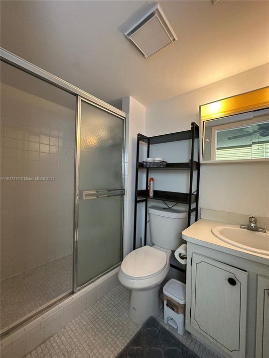 For Rent: $1,900 (2 beds, 2 baths, 1005 Square Feet)