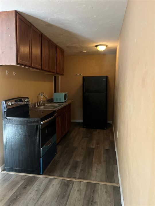 For Rent: $1,400 (3 beds, 1 baths, 1489 Square Feet)