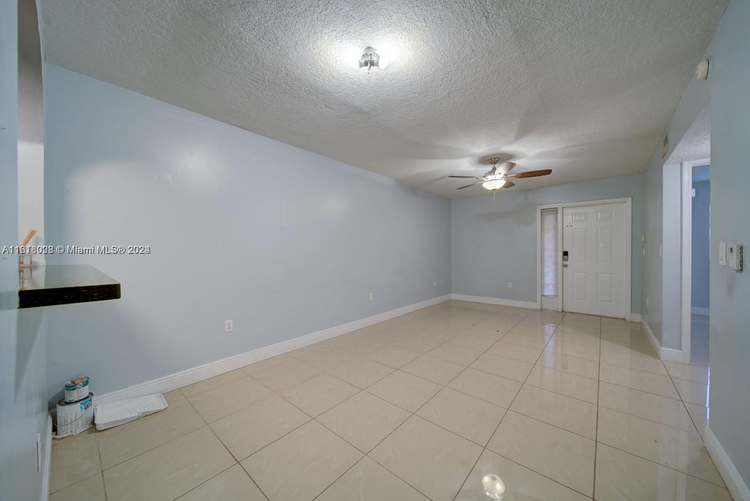 For Rent: $1,900 (2 beds, 2 baths, 822 Square Feet)