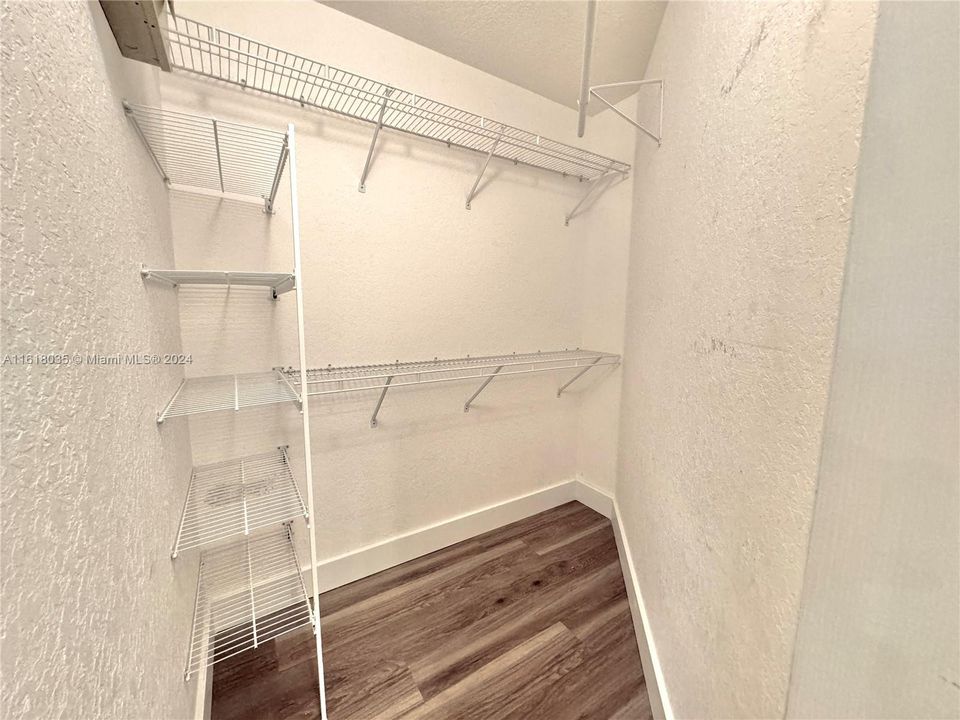 For Rent: $3,000 (3 beds, 2 baths, 1396 Square Feet)