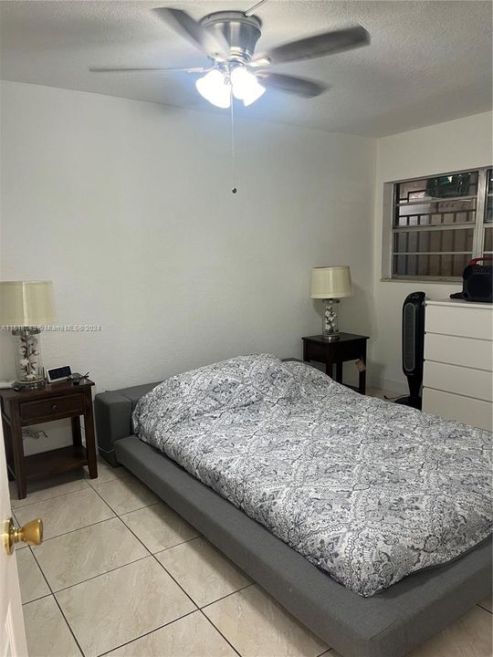For Sale: $275,000 (2 beds, 1 baths, 760 Square Feet)