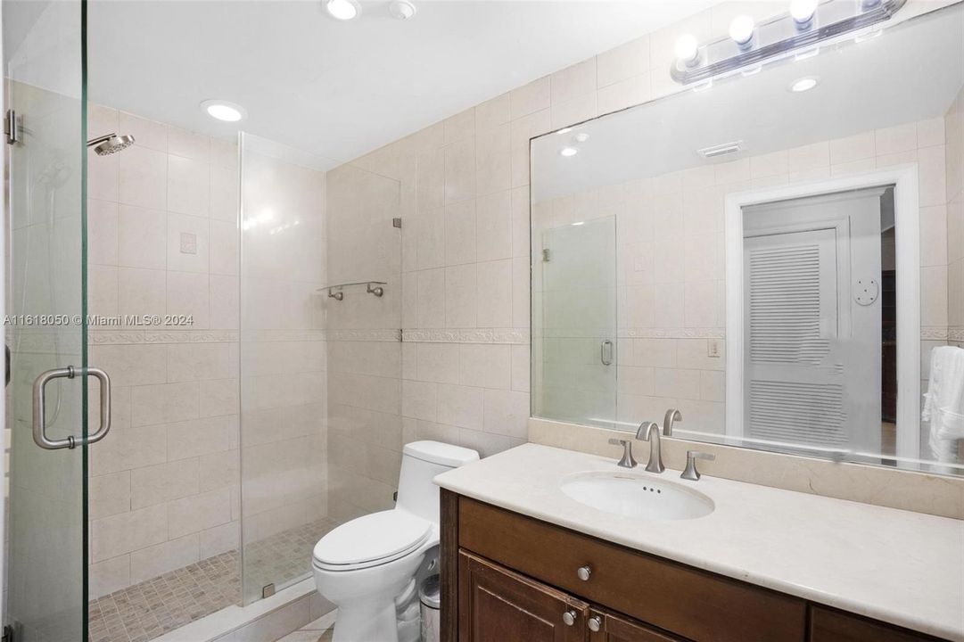 Guest bathroom with shower