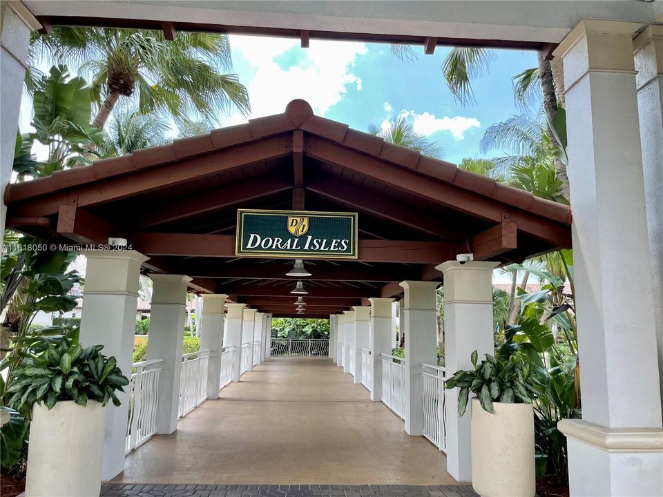 Doral Isles club house entrance