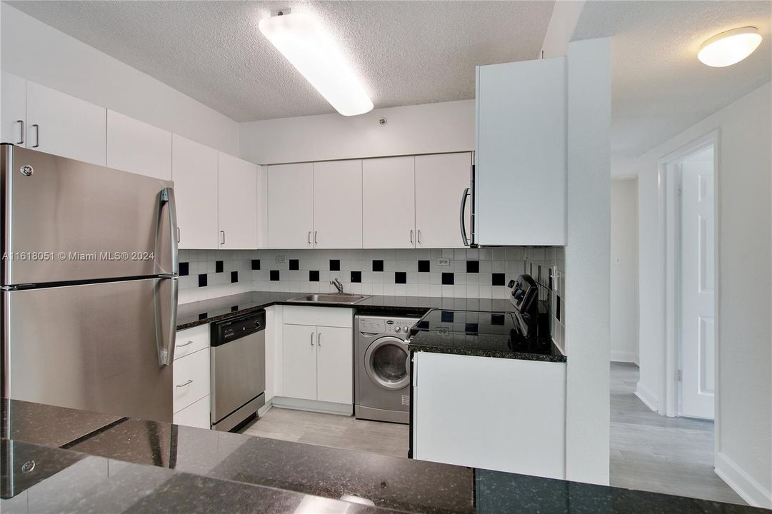 For Rent: $5,138 (2 beds, 2 baths, 1155 Square Feet)