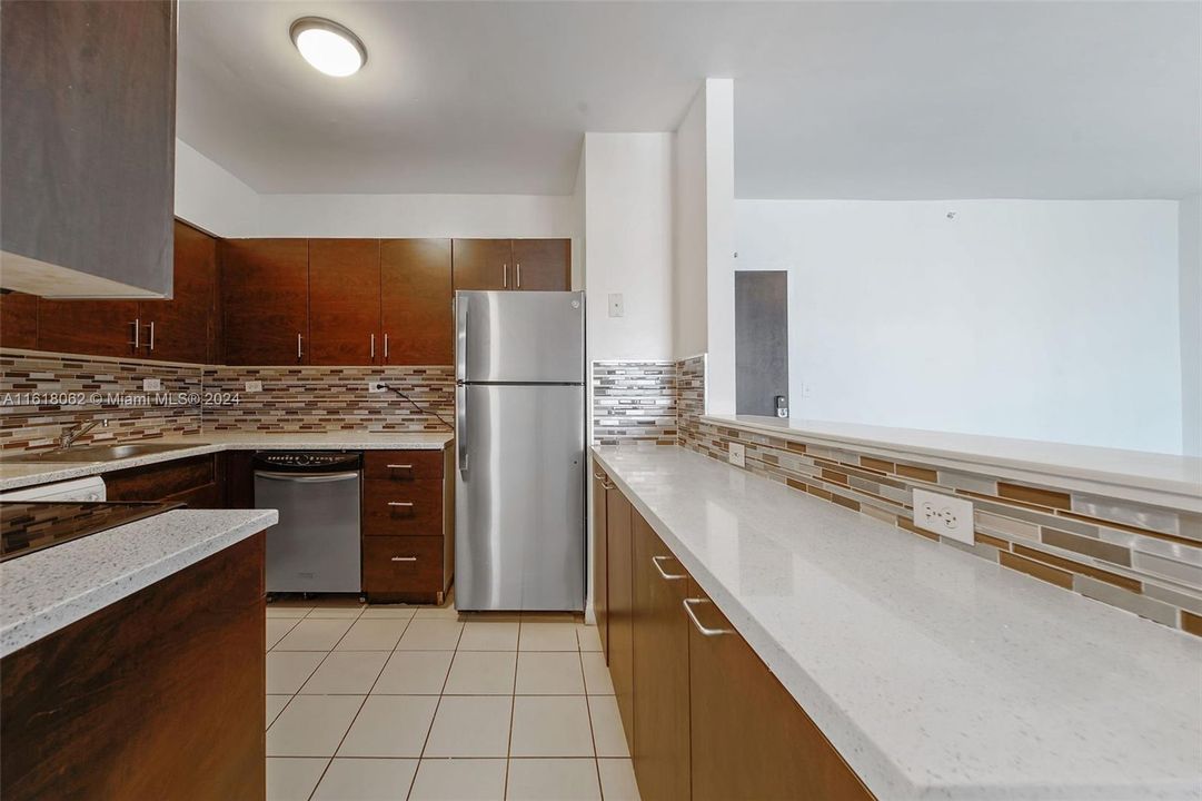 For Rent: $3,361 (2 beds, 2 baths, 1120 Square Feet)