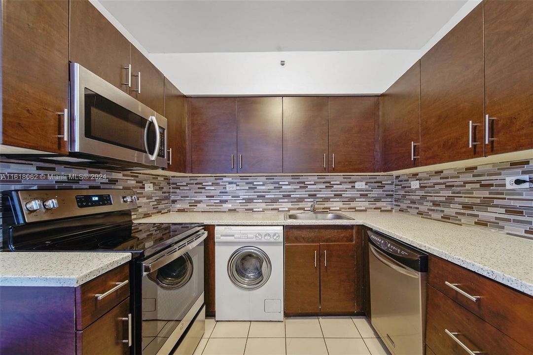 For Rent: $3,361 (2 beds, 2 baths, 1120 Square Feet)