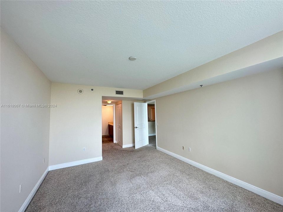 For Rent: $3,000 (3 beds, 2 baths, 1271 Square Feet)