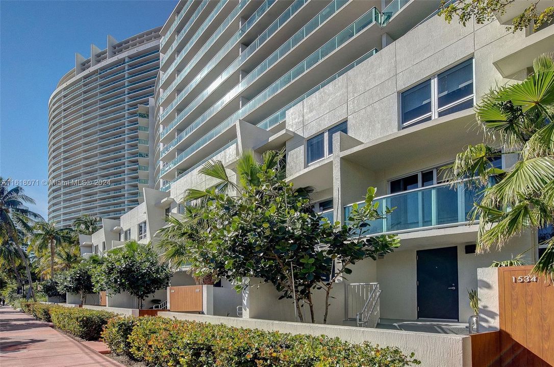 Active With Contract: $4,728 (2 beds, 2 baths, 1346 Square Feet)