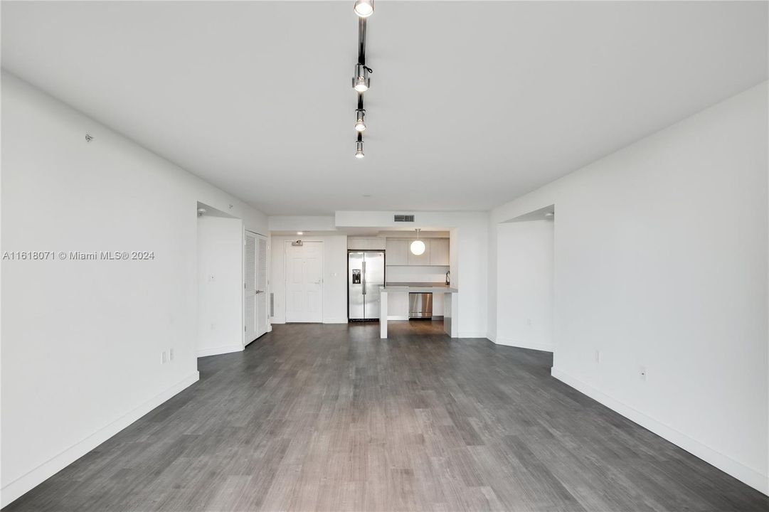 Active With Contract: $4,728 (2 beds, 2 baths, 1346 Square Feet)