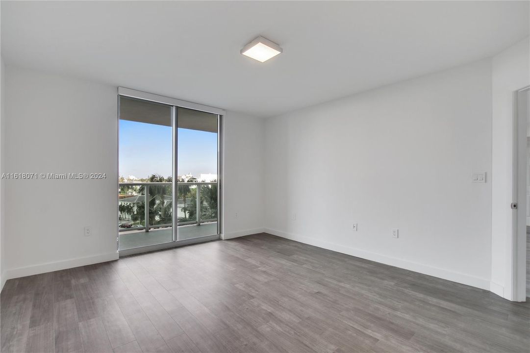 Active With Contract: $4,728 (2 beds, 2 baths, 1346 Square Feet)