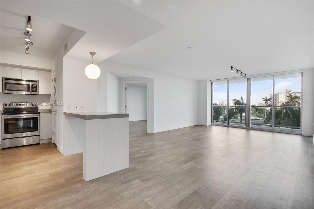 Active With Contract: $4,728 (2 beds, 2 baths, 1346 Square Feet)