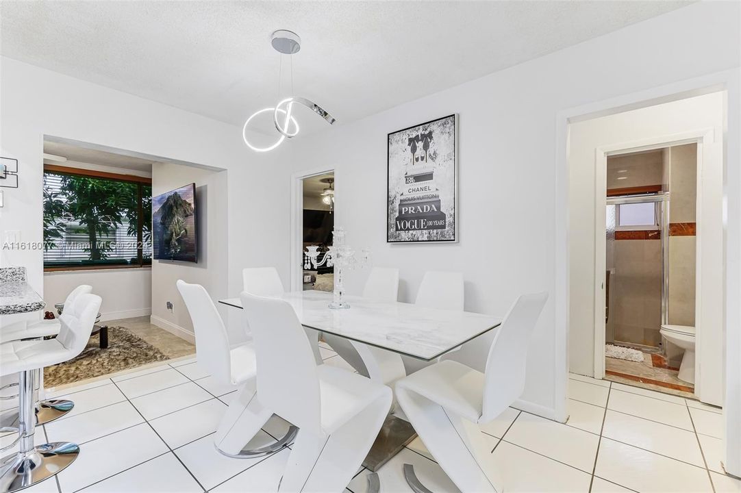 For Sale: $374,500 (2 beds, 2 baths, 1080 Square Feet)