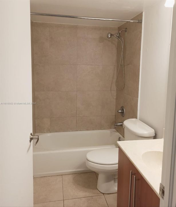 For Rent: $2,190 (1 beds, 1 baths, 825 Square Feet)