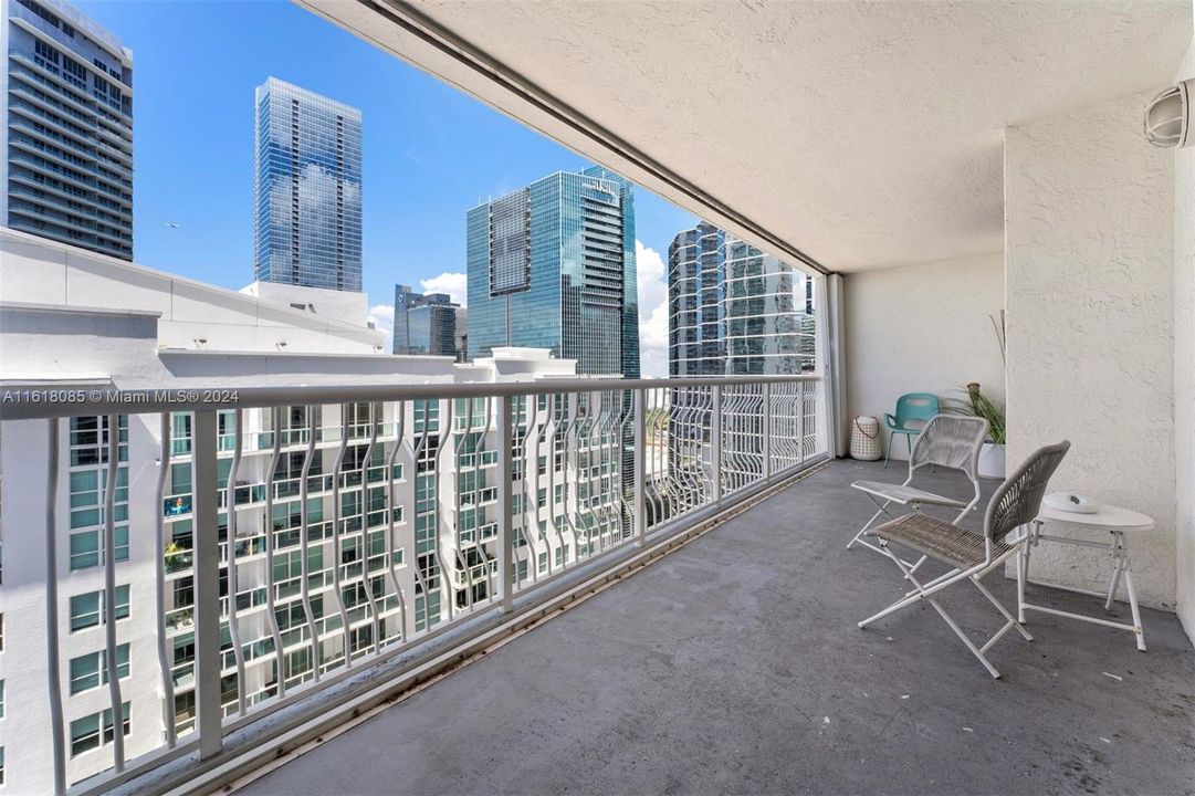 For Rent: $3,200 (1 beds, 1 baths, 778 Square Feet)
