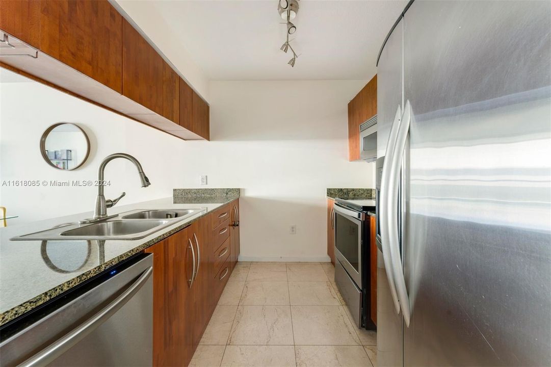 For Rent: $3,200 (1 beds, 1 baths, 778 Square Feet)