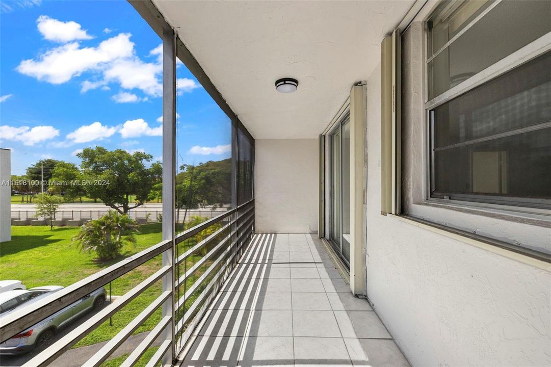 Active With Contract: $2,700 (3 beds, 2 baths, 1328 Square Feet)