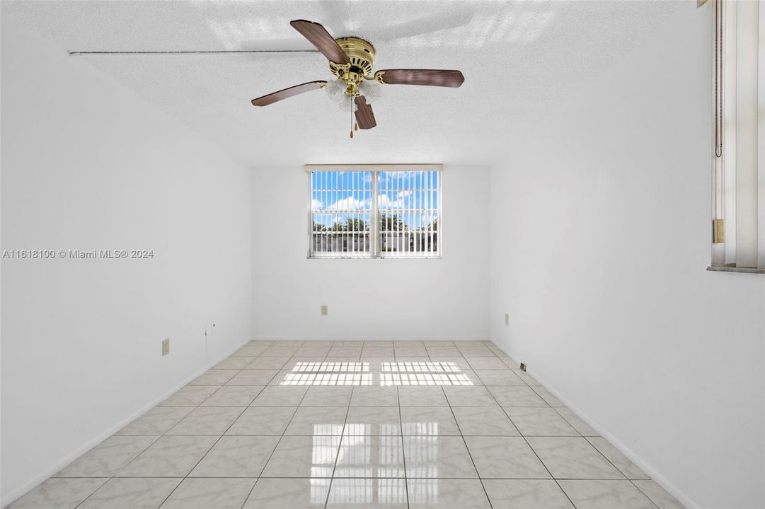 Active With Contract: $2,700 (3 beds, 2 baths, 1328 Square Feet)