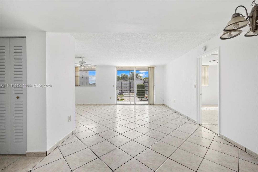 Active With Contract: $2,700 (3 beds, 2 baths, 1328 Square Feet)