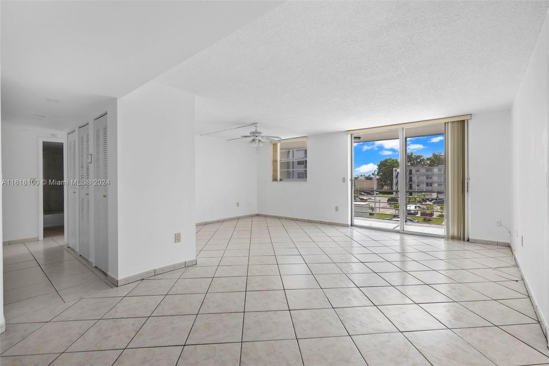 Active With Contract: $2,700 (3 beds, 2 baths, 1328 Square Feet)