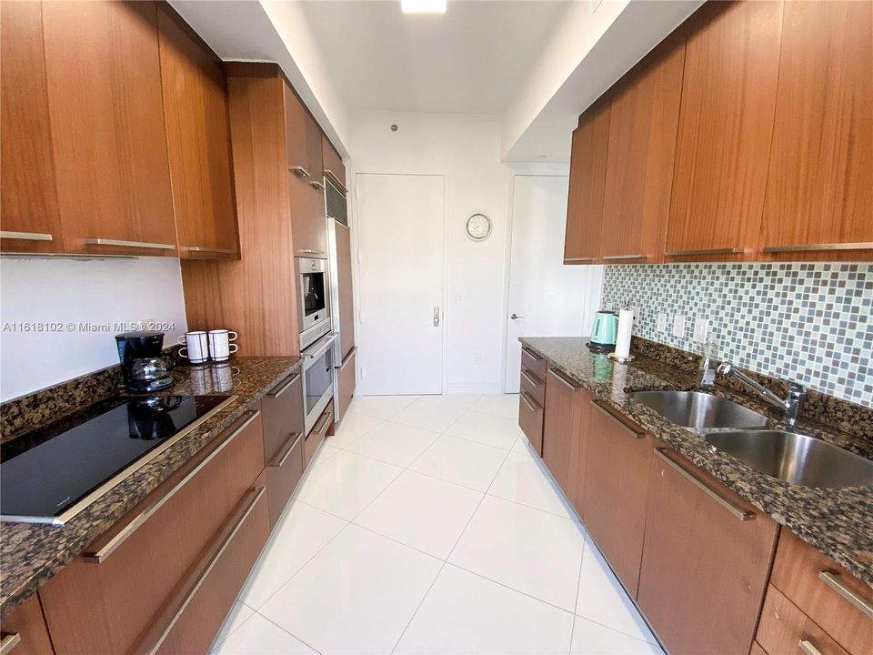 For Rent: $5,500 (2 beds, 2 baths, 1463 Square Feet)
