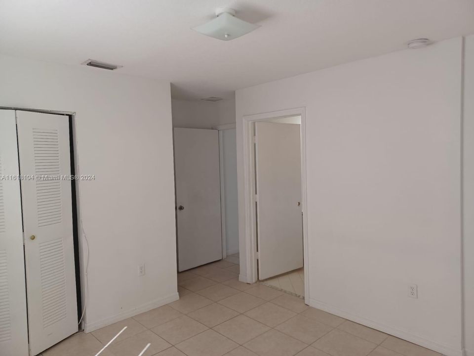 For Rent: $2,400 (3 beds, 2 baths, 1065 Square Feet)