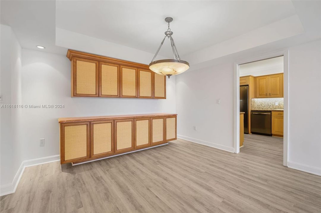 Active With Contract: $7,450 (2 beds, 2 baths, 1882 Square Feet)