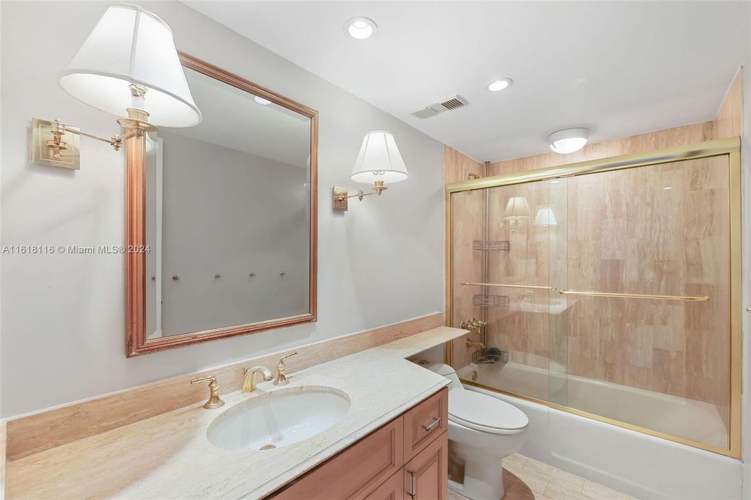 Active With Contract: $7,450 (2 beds, 2 baths, 1882 Square Feet)