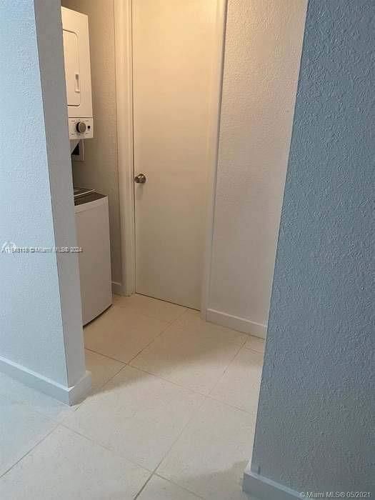 For Rent: $1,800 (1 beds, 1 baths, 660 Square Feet)