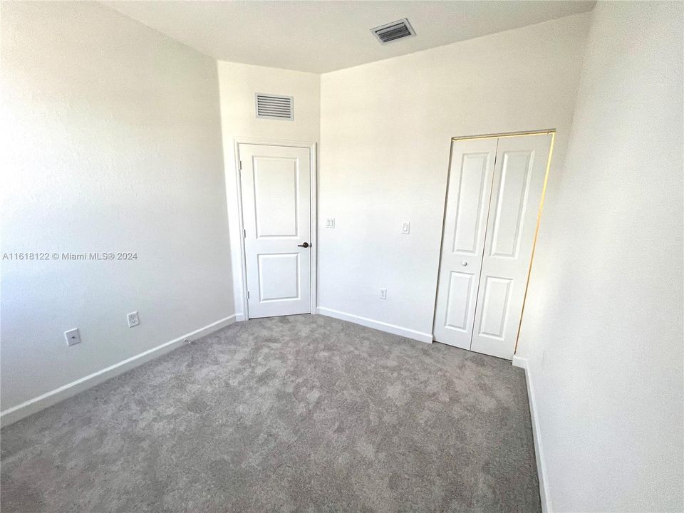 Recently Rented: $2,800 (3 beds, 2 baths, 0 Square Feet)