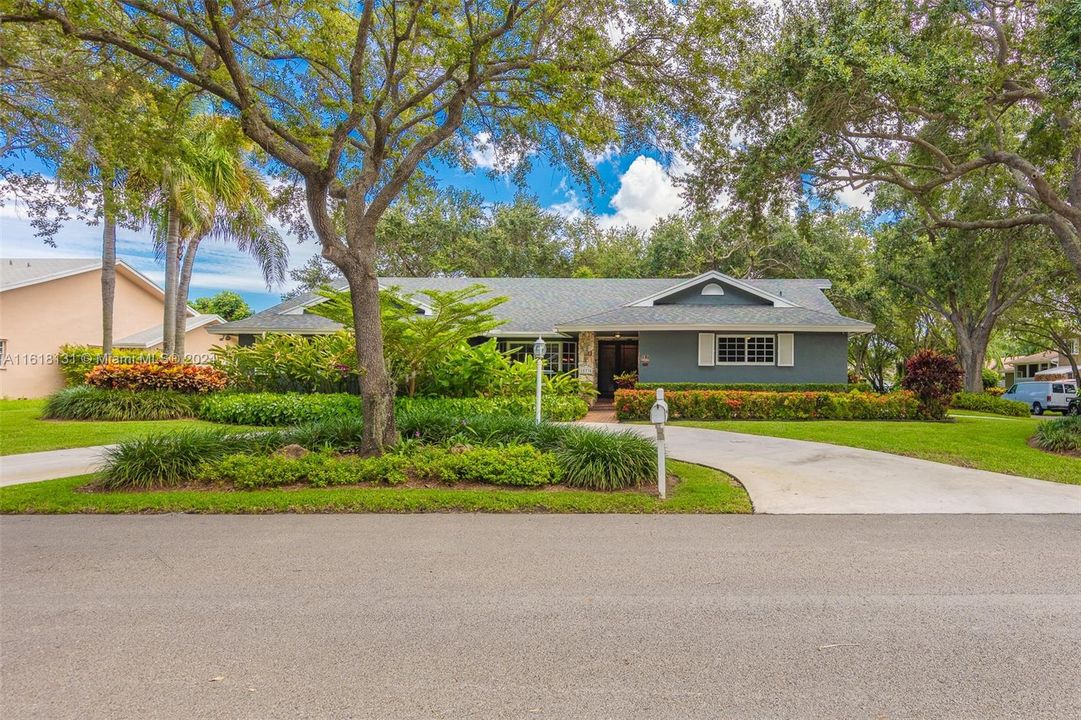 For Sale: $975,000 (4 beds, 2 baths, 3029 Square Feet)