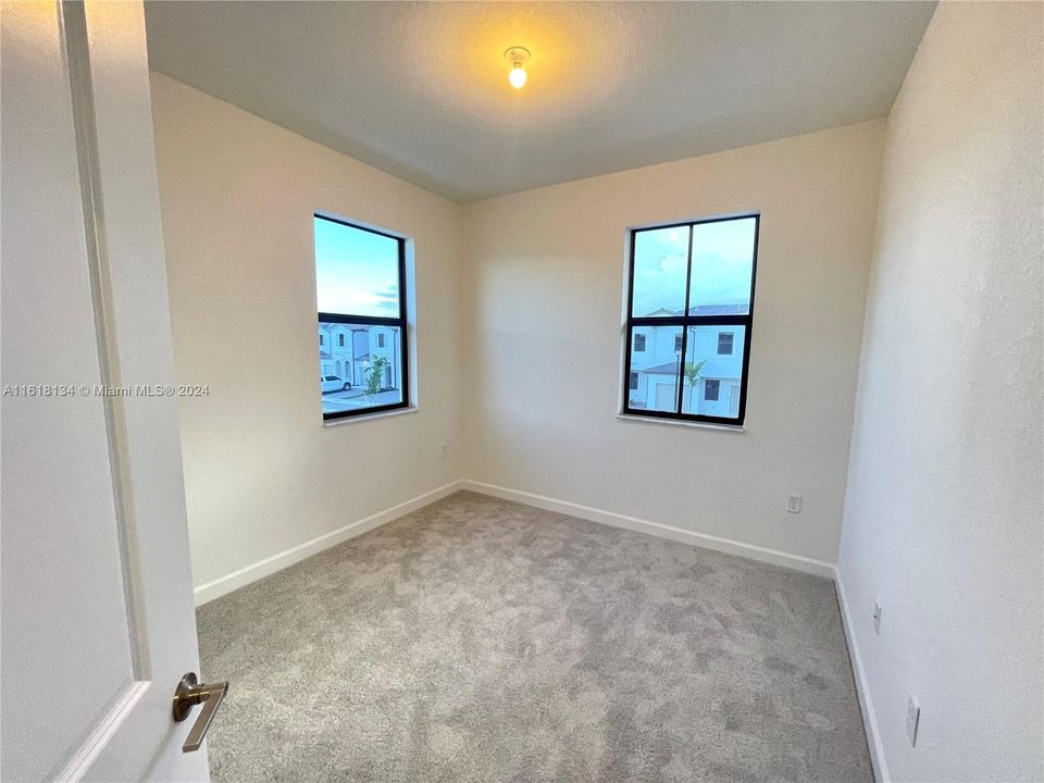 Recently Rented: $3,050 (3 beds, 2 baths, 0 Square Feet)