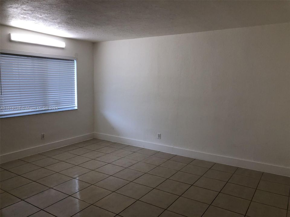 For Rent: $1,750 (1 beds, 1 baths, 675 Square Feet)