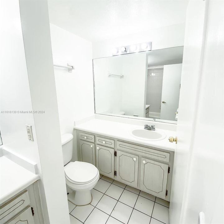 For Rent: $1,650 (1 beds, 1 baths, 815 Square Feet)