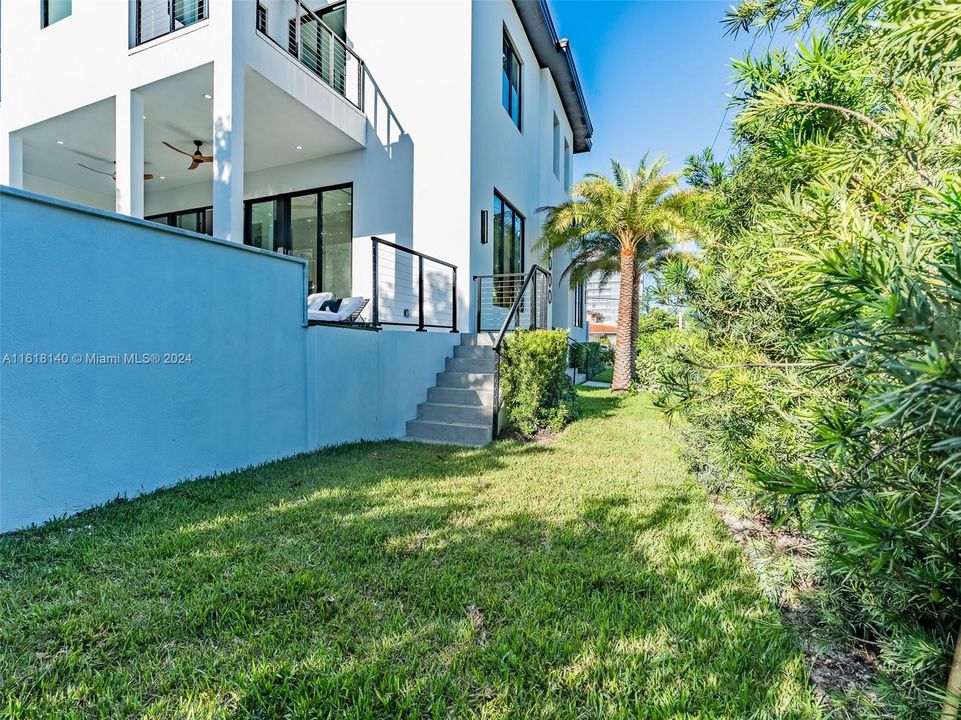 Yard Area By Pool