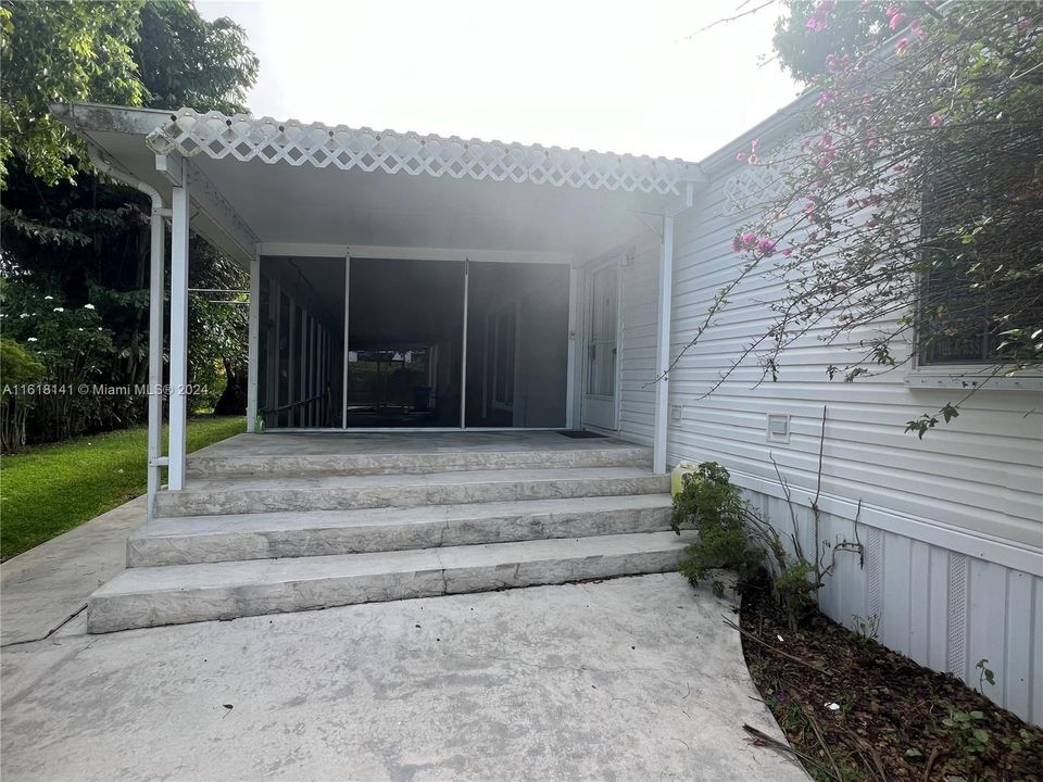 Vendido Recientemente: $118,500 (2 camas, 2 baños, 10675 Pies cuadrados)